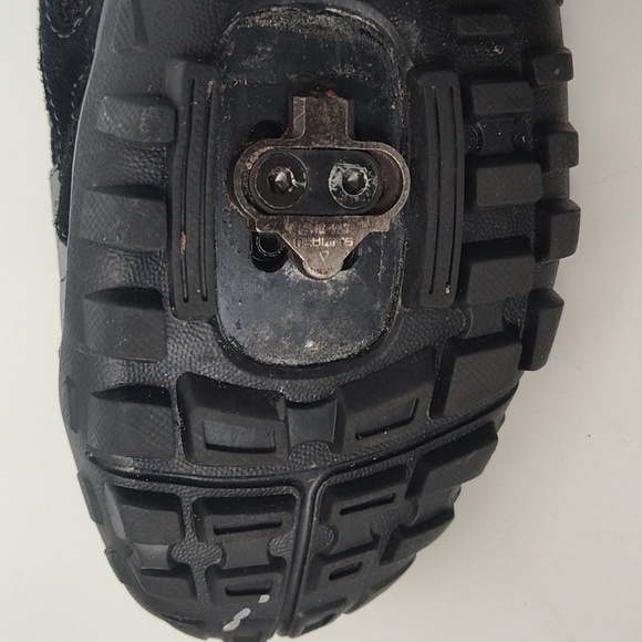 Specialized MTB Shoes with Rugged Design - Picture 8 of 8